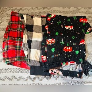 Old Navy Christmas-themed Pajama Pants